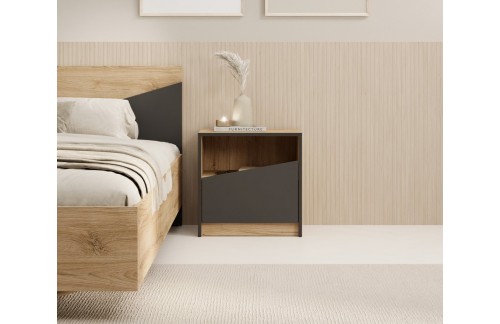 Moderna noćna ormarić Atson s vratima i policom