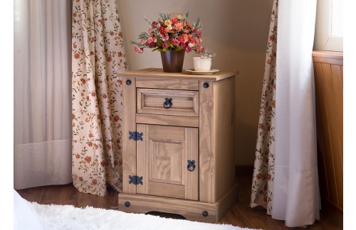 NOĆNI ORMARIĆ NEVADA OD MASIVNOG DRVA 