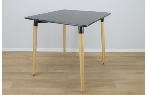 Kvadratna stol Vire (crna)